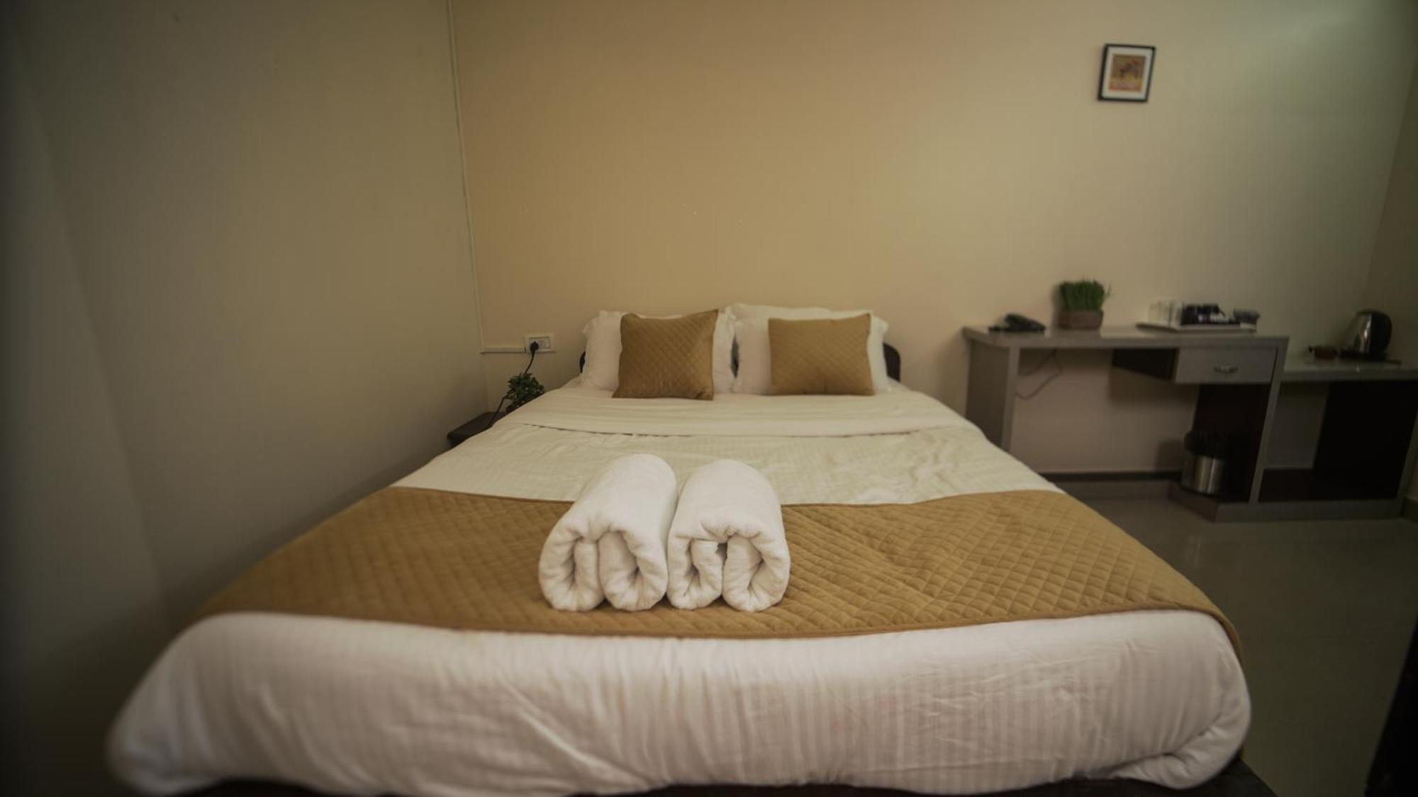 Appartement avec 10 chambre Shillong Extérieur photo