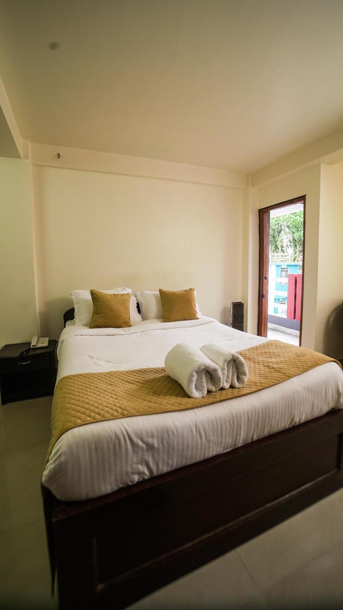 Appartement avec 10 chambre Shillong Extérieur photo
